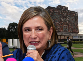 Xóchitl Gálvez comparece ante la UNAM para acreditar su titulación por supuesto plagio