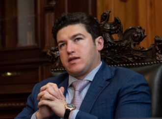 Samuel García pregunta al INE los términos de su solicitud de licencia bateada por el Congreso