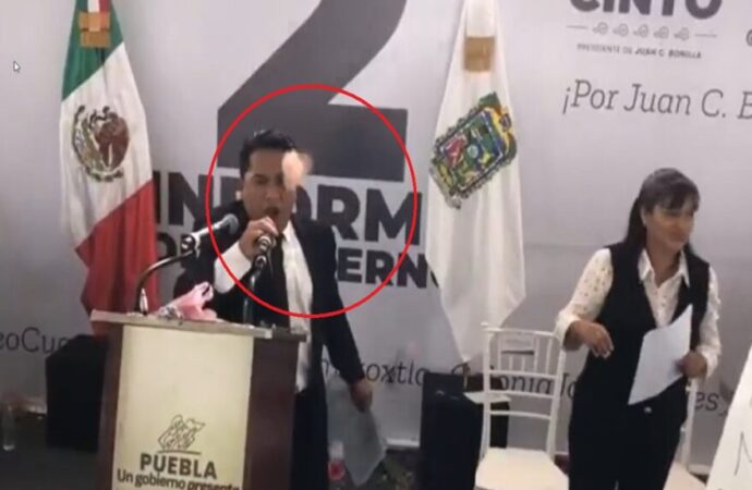 ‘¡Mentiroso, mentiroso!’: abuchean a alcalde del PAN-PRD durante su segundo informe de gobierno