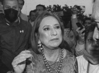 Tunden a Xóchitl por satirizar con candidatos