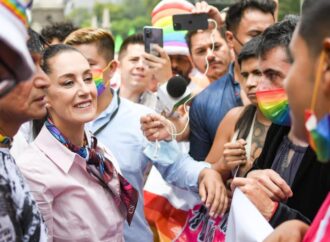 Sheinbaum promete seguir luchando por los derechos LGBT+