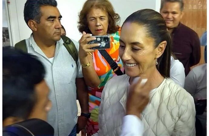 Claudia Sheinbaum recibe una ‘limpia con huevo’ tras su llegada a Mérida