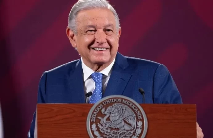 Presume AMLO su nivel de aprobación que asciende hasta 70 %