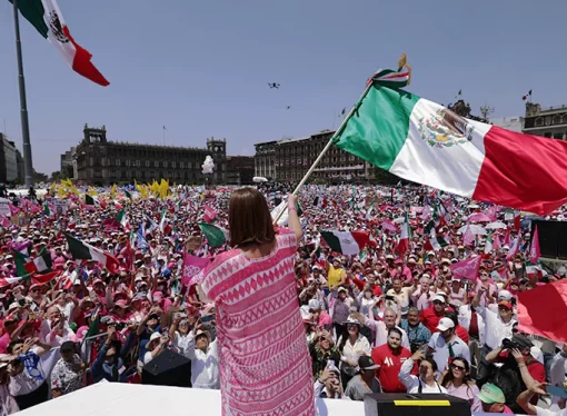 Le pide INE a activista explicar si financió cierre de Xóchitl en Zócalo