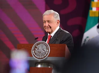 Llama AMLO a opositores a que “se serenen” por supermayoría