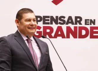 Presenta Alejandro Armenta creación del Centro Estatal de Estudios Municipales