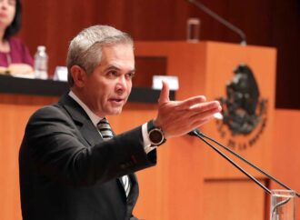PRD postularía a Mancera como diputado federal