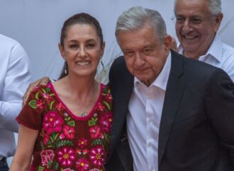 AMLO defiende a Claudia y le solicita a Sanjuana Martínez presentar pruebas sobre ‘moche’