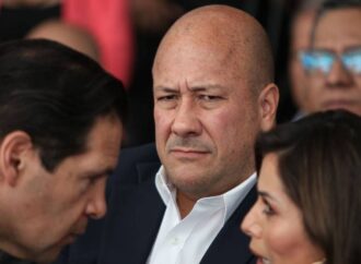 Enrique Alfaro se desmarca de la designación de Máynez