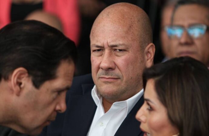 Enrique Alfaro se desmarca de la designación de Máynez