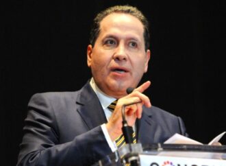 Eruviel Ávila se suma al PVEM tras renunciar al PRI