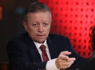 Arturo Zaldívar se lanza contra marcha por la democracia