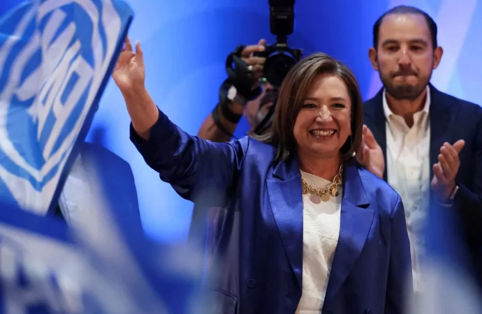 PAN entrega constancia a Xóchitl Gálvez  como candidata presidencial