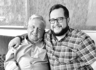 Hijo de AMLO denuncia acoso tras filtración de su número telefónico