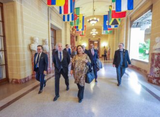 Xóchitl Gálvez se reúne con el secretario general de la OEA