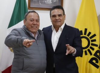 Silvano Aureoles hace las paces con Jesús Zambrano