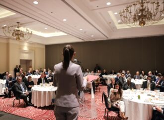 Claudia Sheinbaum se reúne con embajadores acreditados en México