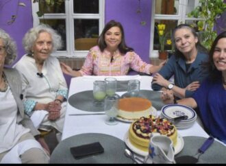 Clara Brugada se reúne con las mujeres que conforman su Consejo Asesor