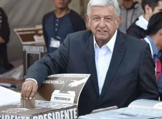 ‘No hay ningún riesgo’, asegura AMLO sobre temporada electoral