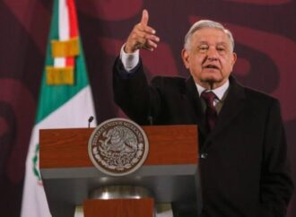 AMLO se lanza contra Tim Golden: ‘Deberían de darle el premio a la calumnia’