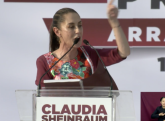 Claudia Sheinbaum arranca campaña con un Zócalo repleto