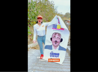 Sandra Cuevas quita ‘basura electoral’ de Santiago Taboada