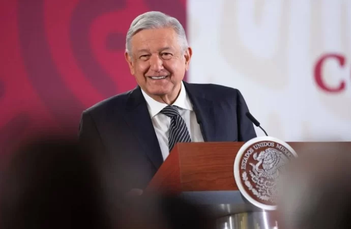 AMLO reacciona a críticas de Cayetana Álvarez 
