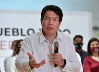 Mario Delgado arremete contra INE por no controlar guerra sucia