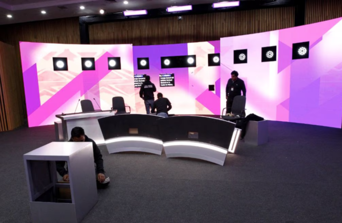 Afina INE detalles del set para el primer debate presidencial; aspirantes acudirán a ensayo