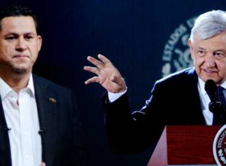 ‘Diego Sinhue gobierna, pero no manda’, dice AMLO