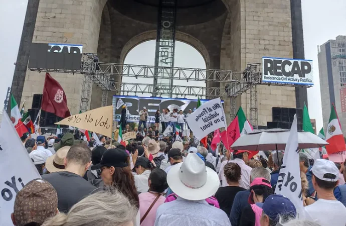 “Domingo negro”: Marchan en CDMX contra la elección judicial
