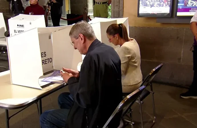 Sheinbaum ejerce su voto en elección histórica